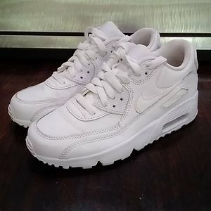 Nike Youth AirMAX Shoes Size 4.5